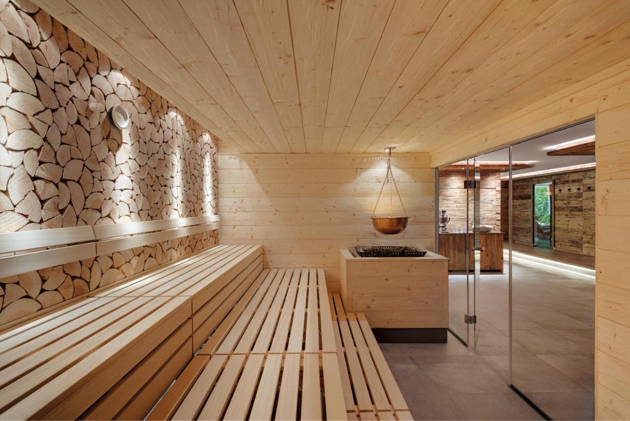 Adler Haeusern Gourmet & Spa Hotel ภายนอก รูปภาพ